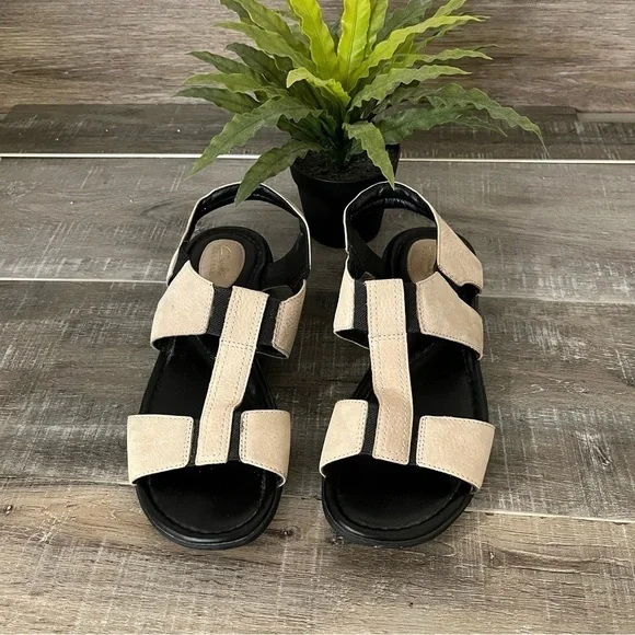 CLARKS Reid Delmar Nubuck Light Tan Leather Sandal Size 9 - Picture 5 of 9